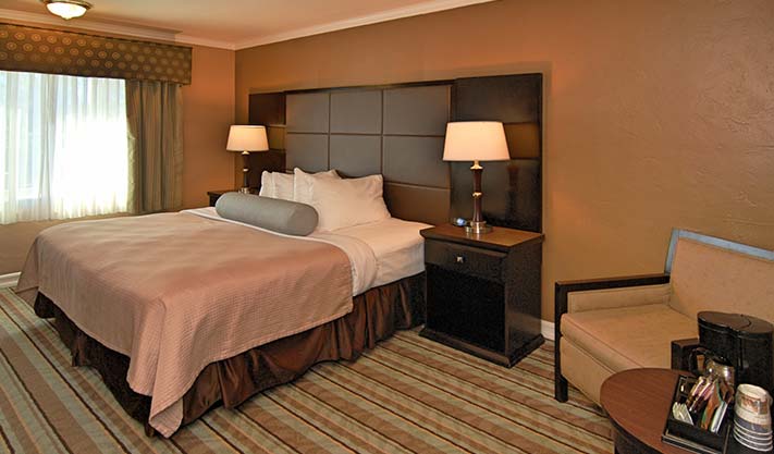 King Suite of Best Western Carmel's Town House Lodge Hotel